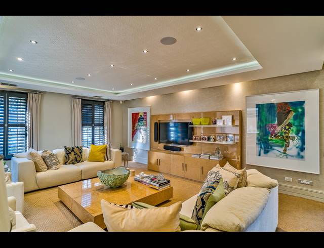 5 BEDROOM HOUSE FOR SALE IN UMHLANGA CENTRAL